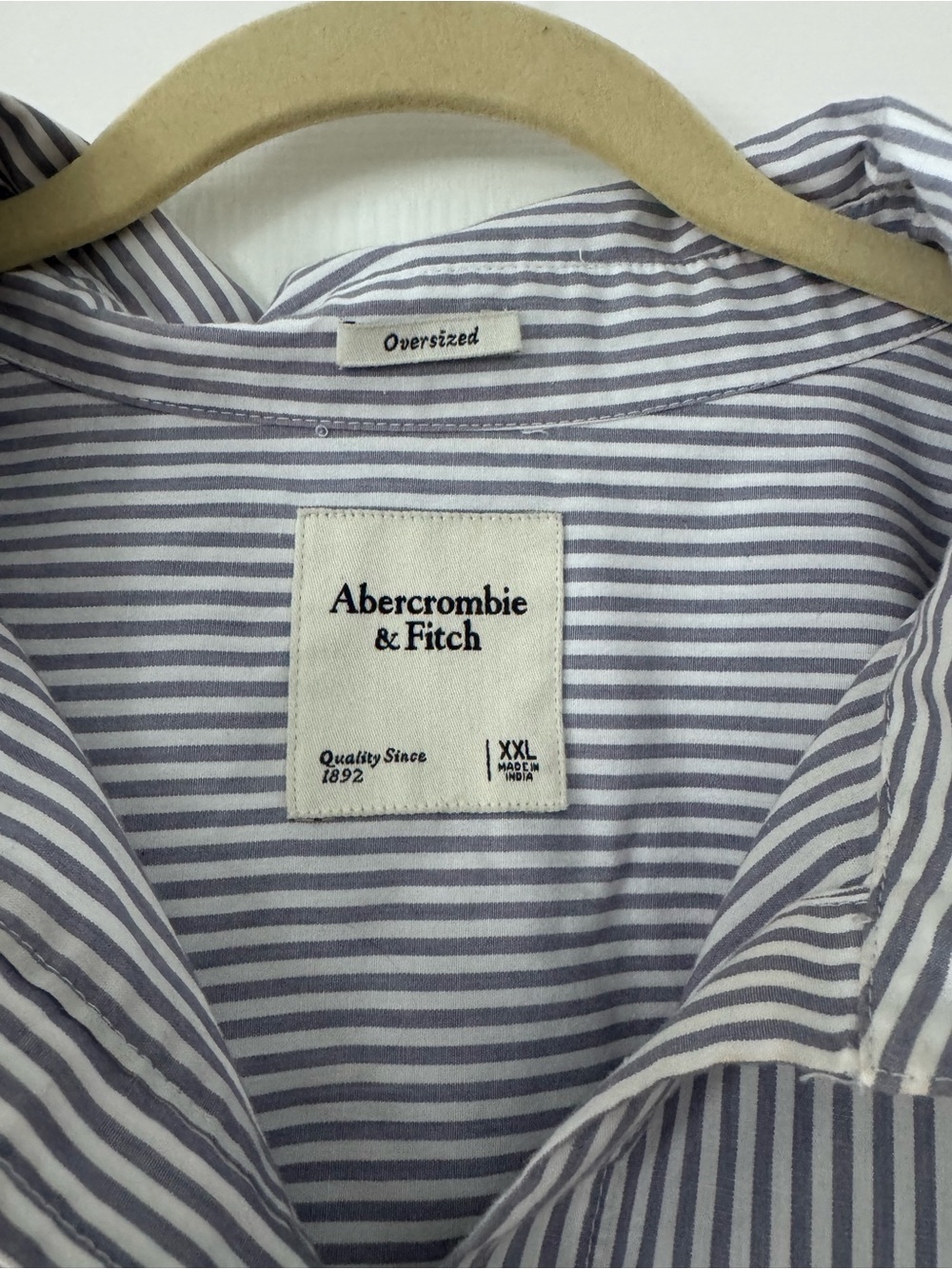 Abercrombie & Fitch Blue and White Striped Button-Up Shirt - Picture 3 of 4